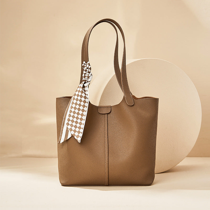 🌸 Genuine Leather Large Capacity Commuter Shoulder Bag 🌸