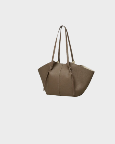 Luxe Tote Leather – Designed to Carry Your Entire Day in Style