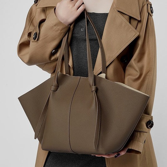 Luxe Tote Leather – Designed to Carry Your Entire Day in Style