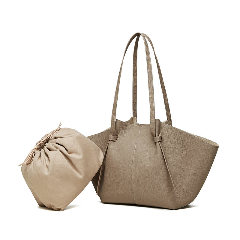 Luxe Tote Leather – Designed to Carry Your Entire Day in Style