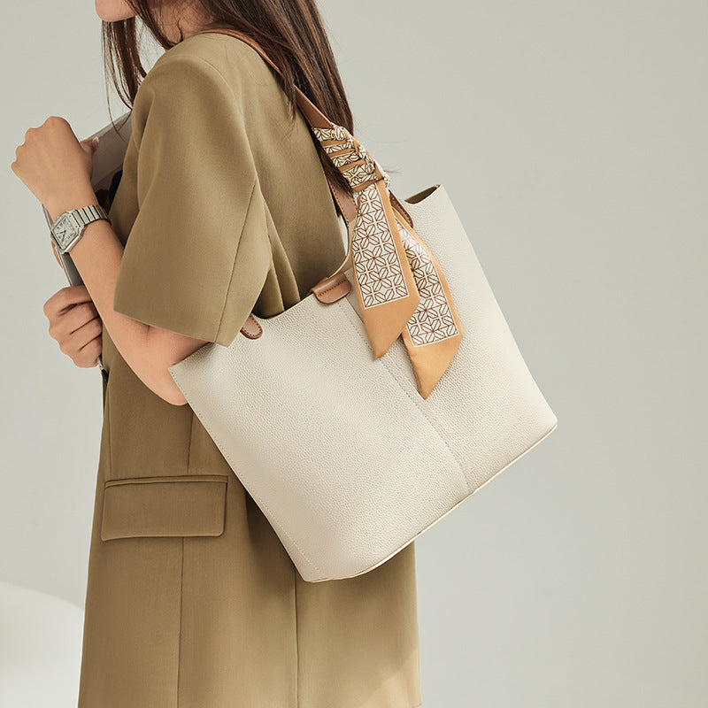 🌸 Genuine Leather Large Capacity Commuter Shoulder Bag 🌸